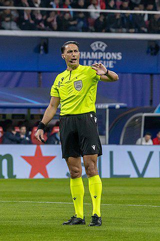 Нидерландский футбольный судья обвинялся в игре в покер. Фото 1 