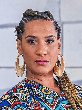 По версии журнала Time, женщиной 2023 года стала бразильская учительница (на илл.), а человеком года — американская певица. Фото 4 