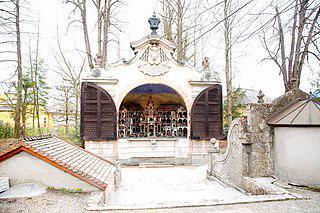 Старинный кукольный театр в Хельбрунне приводится в действие гидроприводом. Фото 1