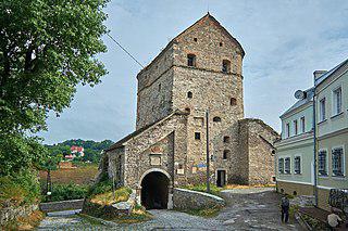 Ворота крупнейшей башни Каменца-Подольского своим прозвищем обязаны шляпе Петра I. Фото 3 