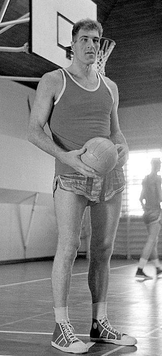 Знаменитый советский центровой выиграл олимпийское серебро всего через три года после того, как научился играть в баскетбол. Фото 3 