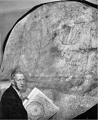 Астроном-любитель, именем которого назван лунный кратер (на илл.), составил самую подробную карту Луны докосмической эры. Фото 2 