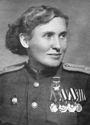 Брат и сестра стали военными лётчиками и Героями Советского Союза. Фото 1 