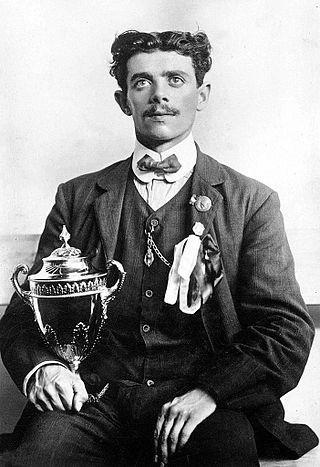 Дисквалификация не помешала участнику Олимпийских игр получить свой кубок победителя. Фото 2 