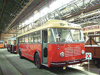 Единственный в мире сохранившийся гиробус (автобус, приводящийся в движение массивным маховиком; на фото) хранится во Фламандском музее трамваев и автобусов в Антверпене. Фото 1 