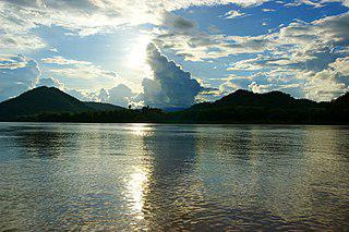 Каждый год над Меконгом взлетают тысячи загадочных огненных шаров. Фото 1 