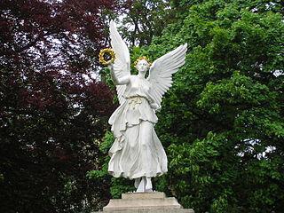 На медалях Победы стран-союзников изображена богиня Ника, кроме наград из Японии и Сиама (на илл.). Фото 1 