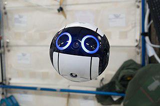 На МКС летает шарик (на илл.). Фото 1 