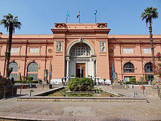 Один из отцов египтологии, Огюст Мариет, был похоронен в саркофаге во дворе основанного им Каирского музея. Фото 2 