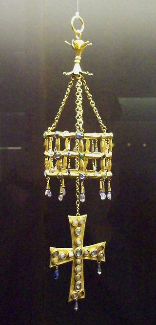 Около половины предметов из найденного в середине XIX века близ Толедо вестготского клада было пущено на переплавку. Фото 2 