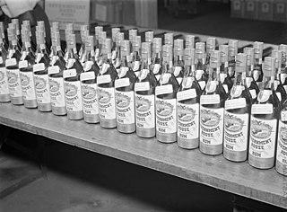 Ром входил в ежедневный рацион моряков Британского королевского флота до упразднения этого правила 31 июля 1970… Фото 1 