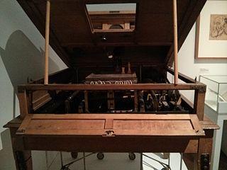 Шахматный автомат (на илл.), созданный в начале XX века Торресом-и-Кеведо, умел играть только один эндшпиль и всегда выигрывал. Фото 2 