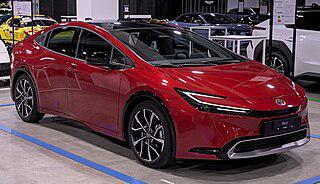 Создатели «Тойоты Приус» позаимствовали хвост швейцарца из немецкого дизайна 1930-х годов, но не смогли достичь той же обтекаемости. Фото 1 