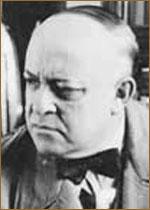 Театрального режиссёра Первой конной увековечили на фасаде родного театра в образе белого офицера. Фото 2 