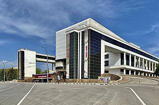 Театрального режиссёра Первой конной увековечили на фасаде родного театра в образе белого офицера. Фото 4 