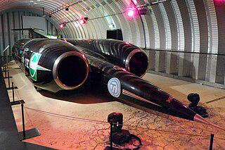 Thrust SSC — первый и пока единственный автомобиль, преодолевший звуковой барьер. Фото 1 