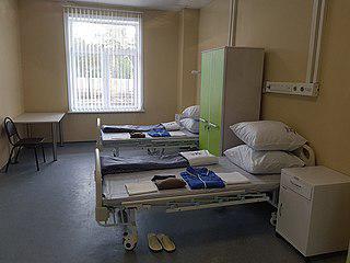 В императорском дворце в разное время размещалась больница, казарма, рабочий клуб и школа. Фото 2