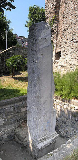 В течение всего Раннего Средневековья лучший шёлк прибывал в Европу из Византии. Фото 2 