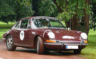 100 000-й автомобиль, выпущенный Porsche (модель ), был предназначен для полиции. Фото 1