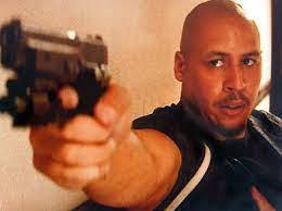 Актёр, сыгравший роль недалёкого помощника полицейского-психопата, героически погиб, пытаясь спасти людей из горящих башен-близнецов. Фото 1 