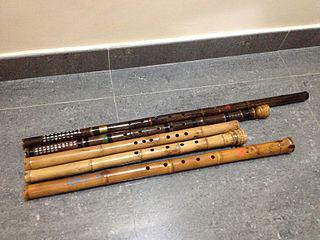 Есть мнение, что первая китайская флейта появилась около семи тысяч лет назад. Фото 1 