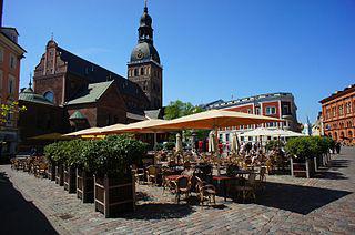 Из окон этого дома Людмила Гурченко смотрела на Вестминстерский дворец, но видела Домскую площадь. Фото 4 