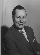 Министр иностранных дел коллекционировал передвижников, а подчинённый ему посол — вертикальные оси в движении. Фото 2 