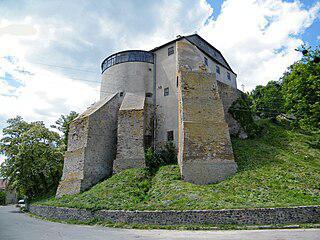 Первая церковнославянская Библия вышла из печати у стен Острожского замка. Фото 1 