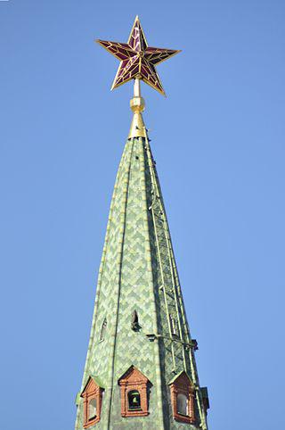 Первые кремлёвские звёзды были изготовлены не из рубинового стекла, как сейчас, а из нержавеющей стали. Фото 4 