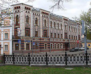 По мнению некоторых краеведов, Константинопольское патриаршее подворье построено в исламском стиле. Фото 2 