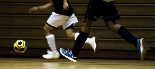 После двух жёлтых карточек можно получить не красную, а синюю. Фото 3 