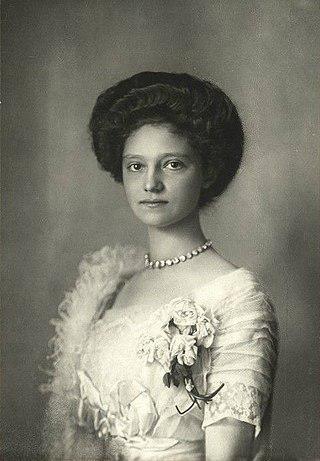 Последняя императрица Австрии пережила империю на 71 год, а последний кронпринц до 1999 года заседал в Европарламенте. Фото 2 