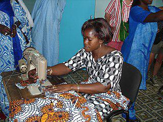 Шов бейсбольного мяча состоит из ста восьми двойных стежков. Фото 1 