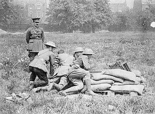 В Первую мировую британцы метали гранаты катапультами, а французы — арбалетами. Фото 2 