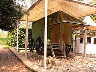 В XVIII и XIX веках применялись специальные машины, позволяющие купаться в море, соблюдая приличия. Фото 2 