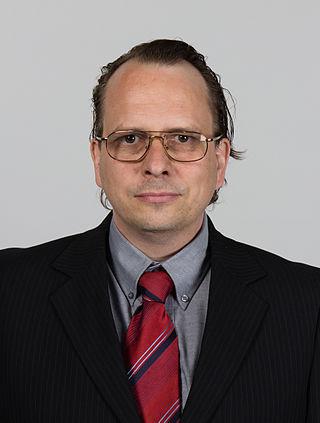 Вымышленный политик писал статьи, публиковал книги и был избран в бундестаг. Фото 2 