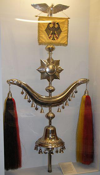 Бунчук — это не только символ власти, но и музыкальный инструмент (на илл.). Фото 2 