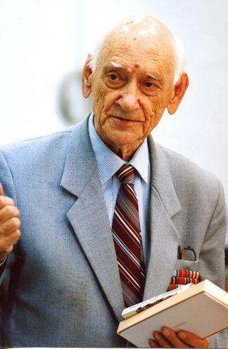 Чтобы не стать военным, будущий филолог попросился добровольцем на фронт. Фото 1 