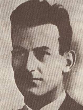 Чтобы развенчать миф о неуловимом партизане, немцам пришлось возить его труп по всему городу. Фото 1 