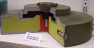 Для опытного лётчика в качестве взлётно-посадочной полосы сгодится и минное поле. Фото 2 