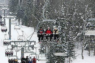 Горнолыжный курорт, где появились первый в мире кресельный подъёмник, роман Хемингуэя «По ком звонит колокол» и фильм «Серенада Солнечной Долины», был оборудован всего за 7 месяцев и 1,5 миллиона долларов. Фото 3 