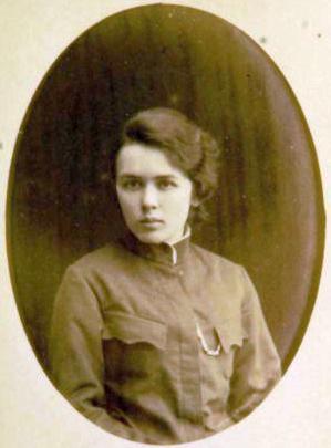 Искусствоведы спорили, смирилась ли со скорой смертью неизлечимо больная женщина на картине русского художника, а она прожила ещё 37 лет. Фото 1 