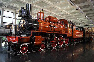 Красный паровоз, которым по легенде управлял Сталин. Фото 2 