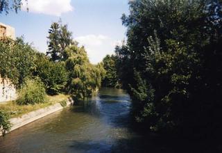 Маленькая река дала своё имя обеим половинам большой империи. Фото 2 