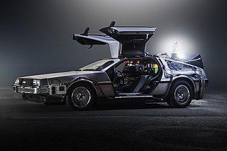 Машиной времени в «Назад в будущее» вместо модифицированного DeLorean (на илл.) мог стать холодильник. Фото 2 