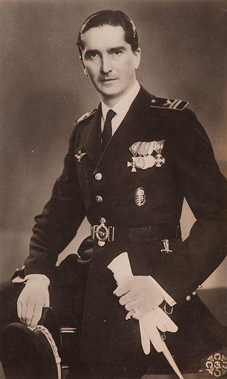 Младший сын венгерского регента пережил объявленного официальным преемником старшего, погибшего в авиакатастрофе, более чем на полвека. Фото 1 