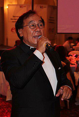 Получившая премию болгарского фестиваля песня о русских берёзах исполнялась узбекским певцом на стихи Талгата Нигматулина. Фото 3 