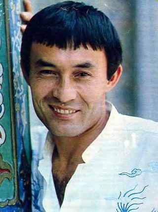 Получившая премию болгарского фестиваля песня о русских берёзах исполнялась узбекским певцом на стихи Талгата Нигматулина. Фото 4 