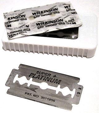 Школьный арсенал для борьбы с кляксами включал промокашку, стёрку, бритву и язык. Фото 5 