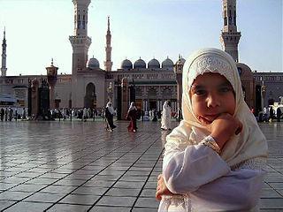 Йеменский фотограф, вошедшая в список 100 женщин Би-би-си, исследует арабскую одежду — и не только женскую. Фото 1 